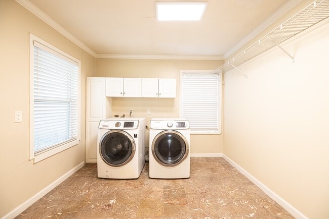 Building Photo - 4113 Edison St