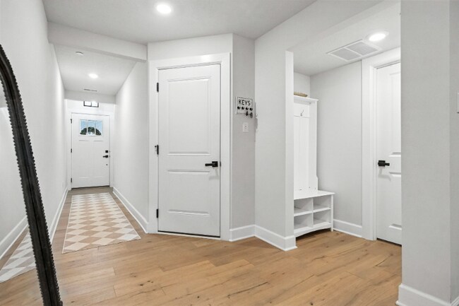 Foto del edificio - 103 Spruce Ln