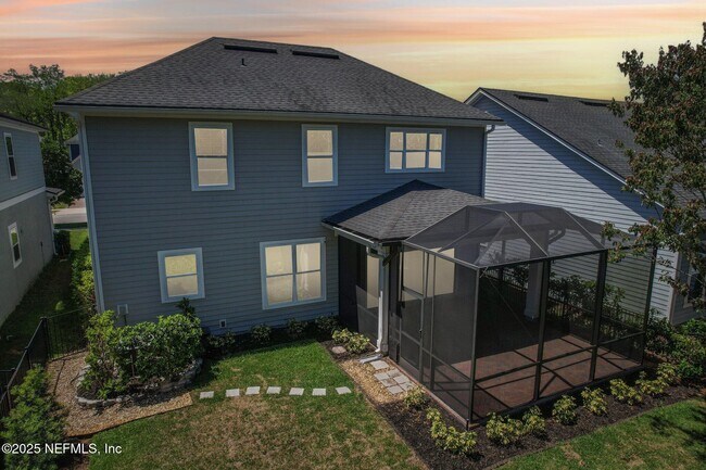 Foto del edificio - 439 Pelican Pointe Rd