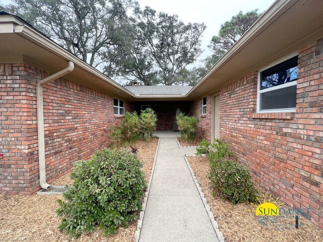 Building Photo - Great 3 Bedroom Home Close to Both Bases