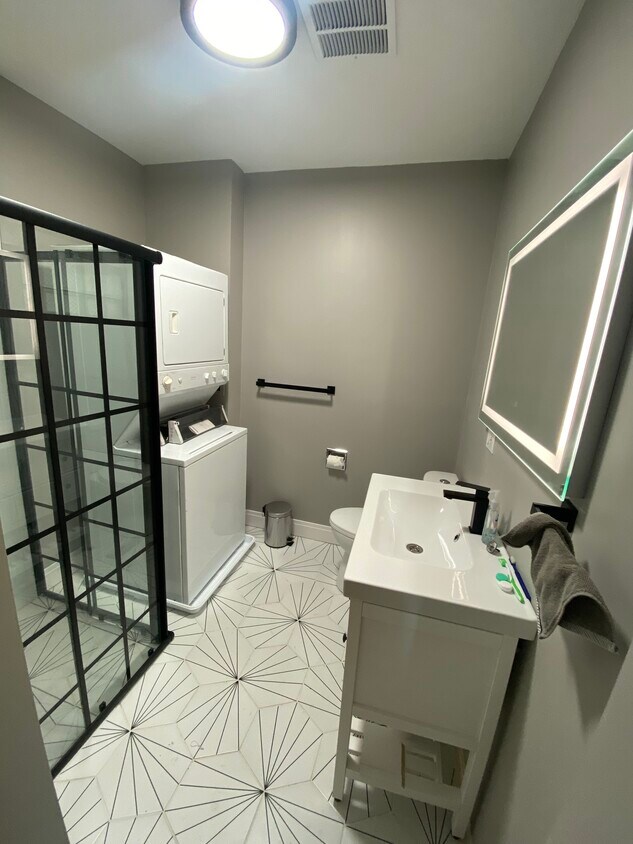 New Bath - 1444 N Milwaukee Ave
