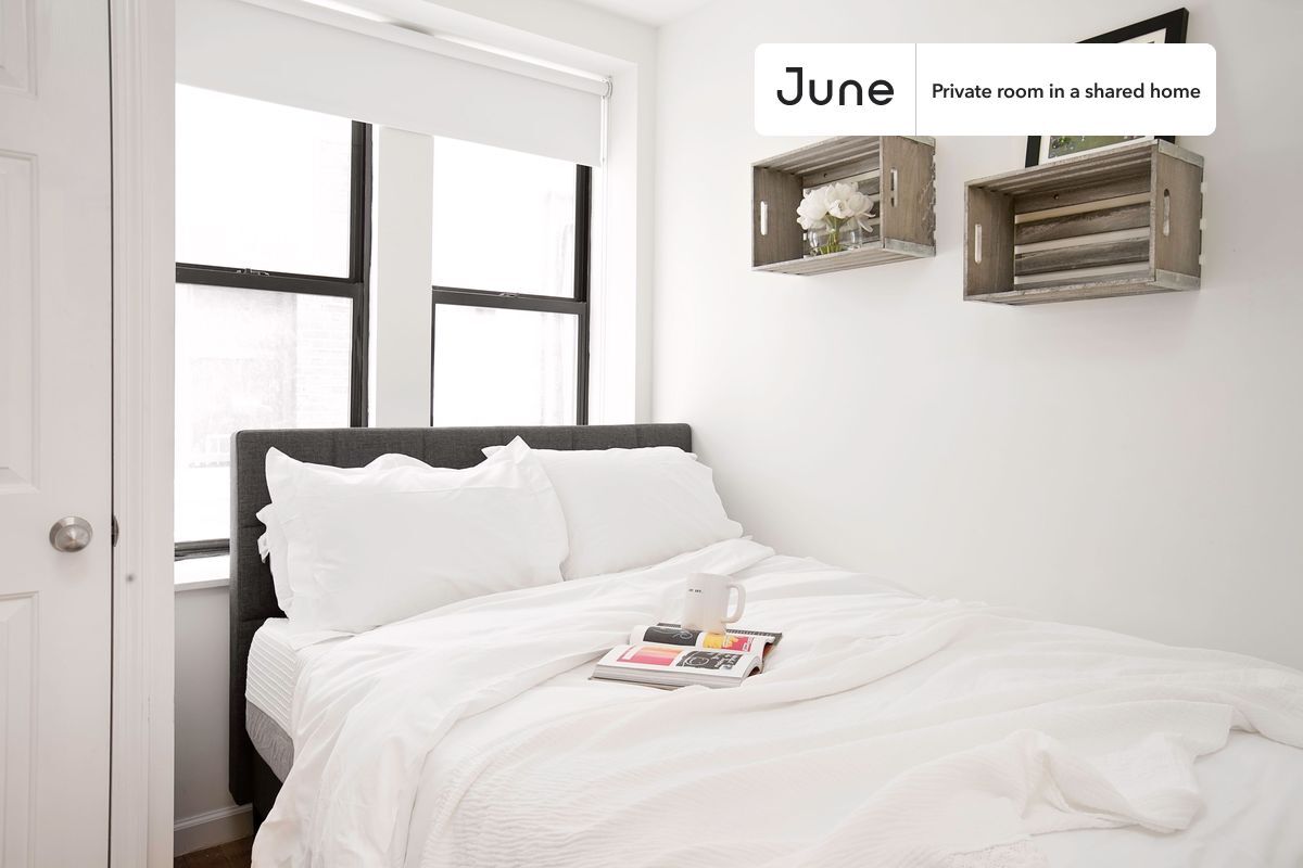 Foto principal - Private bedroom in 4 bed/2 bath Home