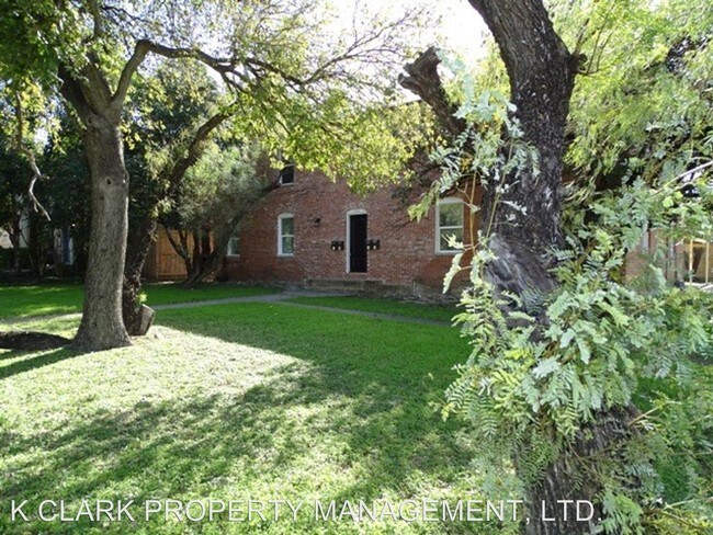 Building Photo - 1 br, 1 bath House - 102 E MANDALAY DR A