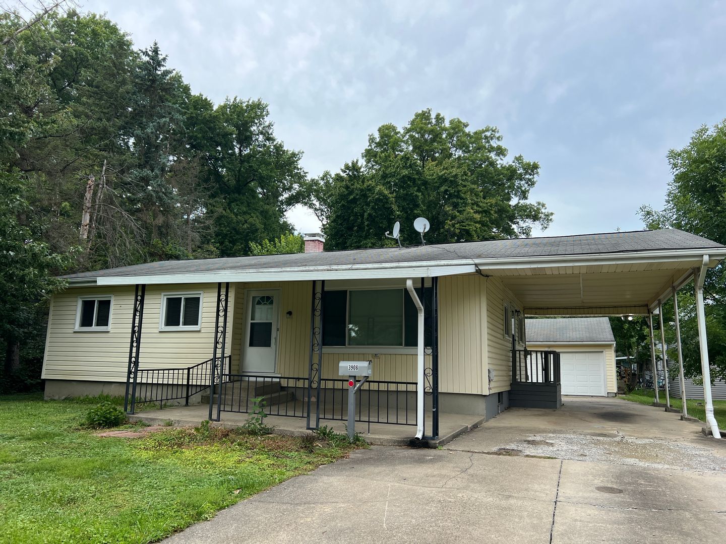 3908 Staatz Dr Youngstown, OH 44511 – photo 1