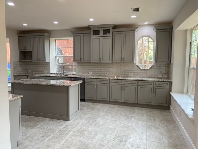 Building Photo - 306 Rivercove Dr