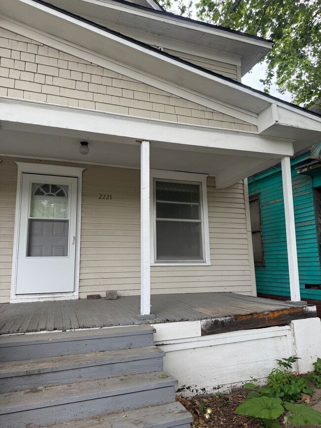 Building Photo - 2219 S 10th St