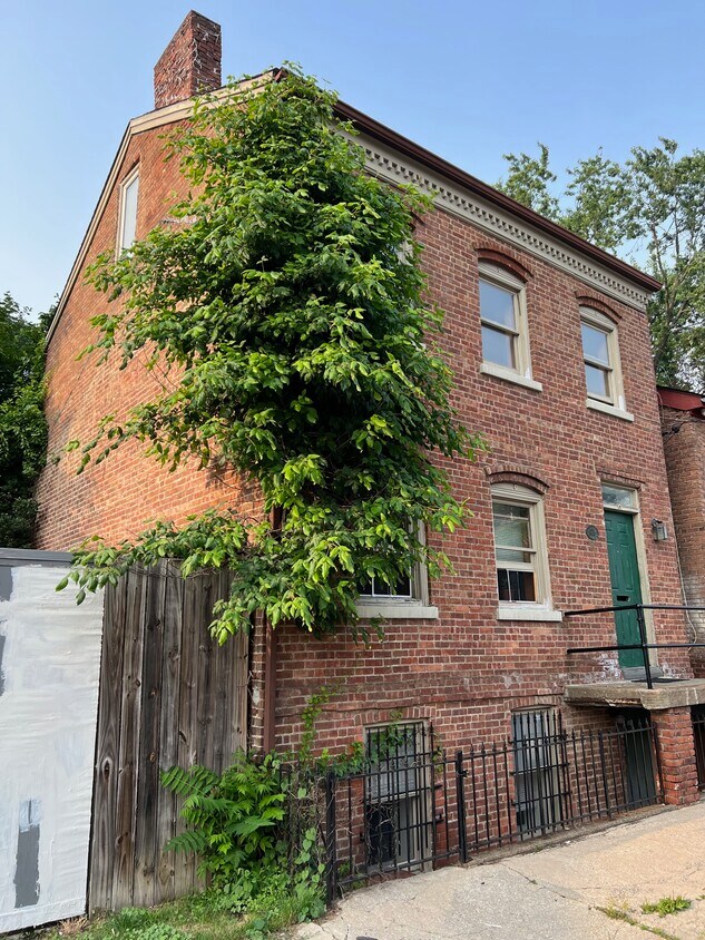 Primary Photo - 14 Spring St