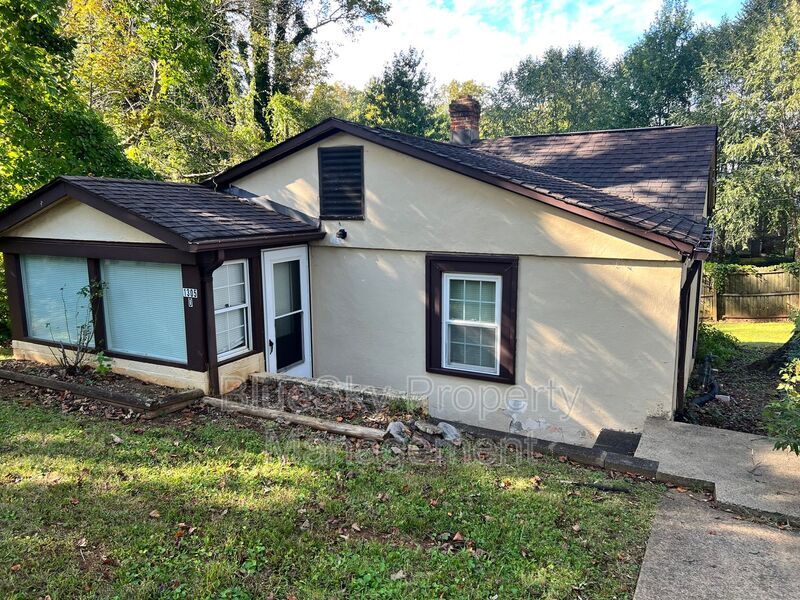 Primary Photo - 1305 Cherry Ave