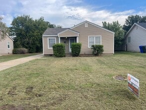 Building Photo - 207 W Dale St