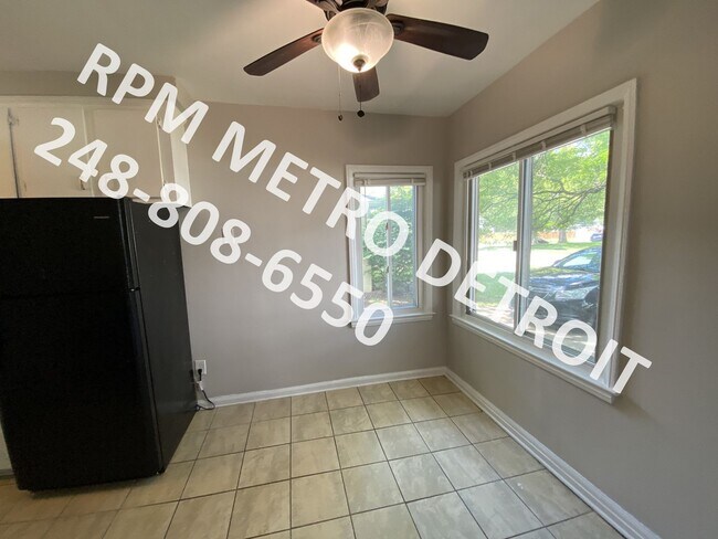 Building Photo - Cute 3-Bedroom Ranch in Dearborn Heights