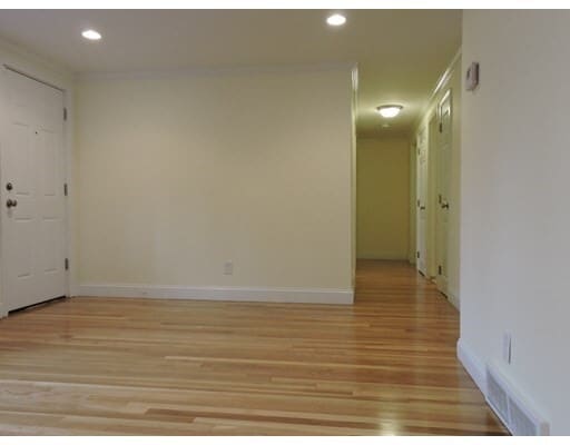 Building Photo - 176 Sherman St