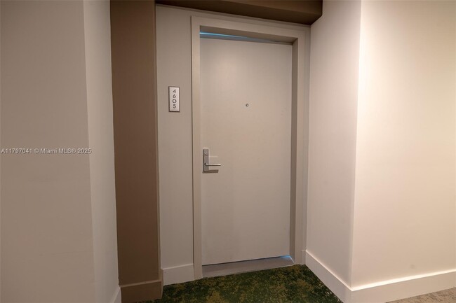 Foto del edificio - 488 NE 18th St