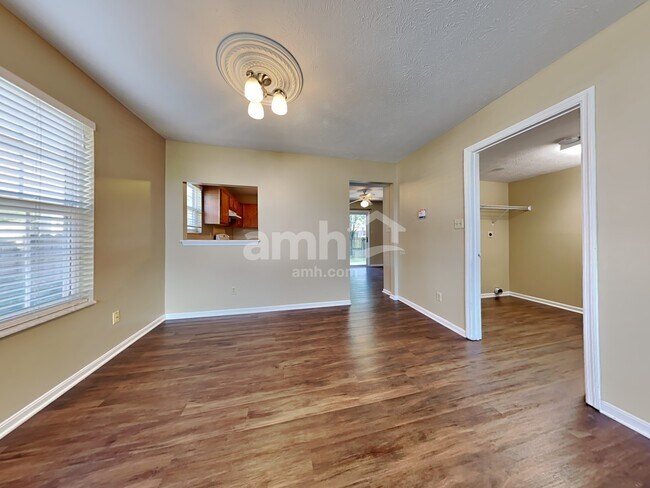 Foto del edificio - 6530 Calloway Ct