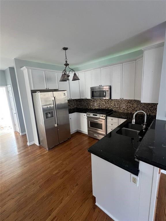 Foto del edificio - 3595 Deep Cove Dr