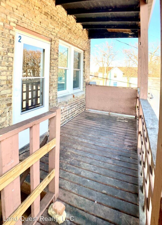 Building Photo - 3 br, 1 bath Apartment - 1701 North Main St.