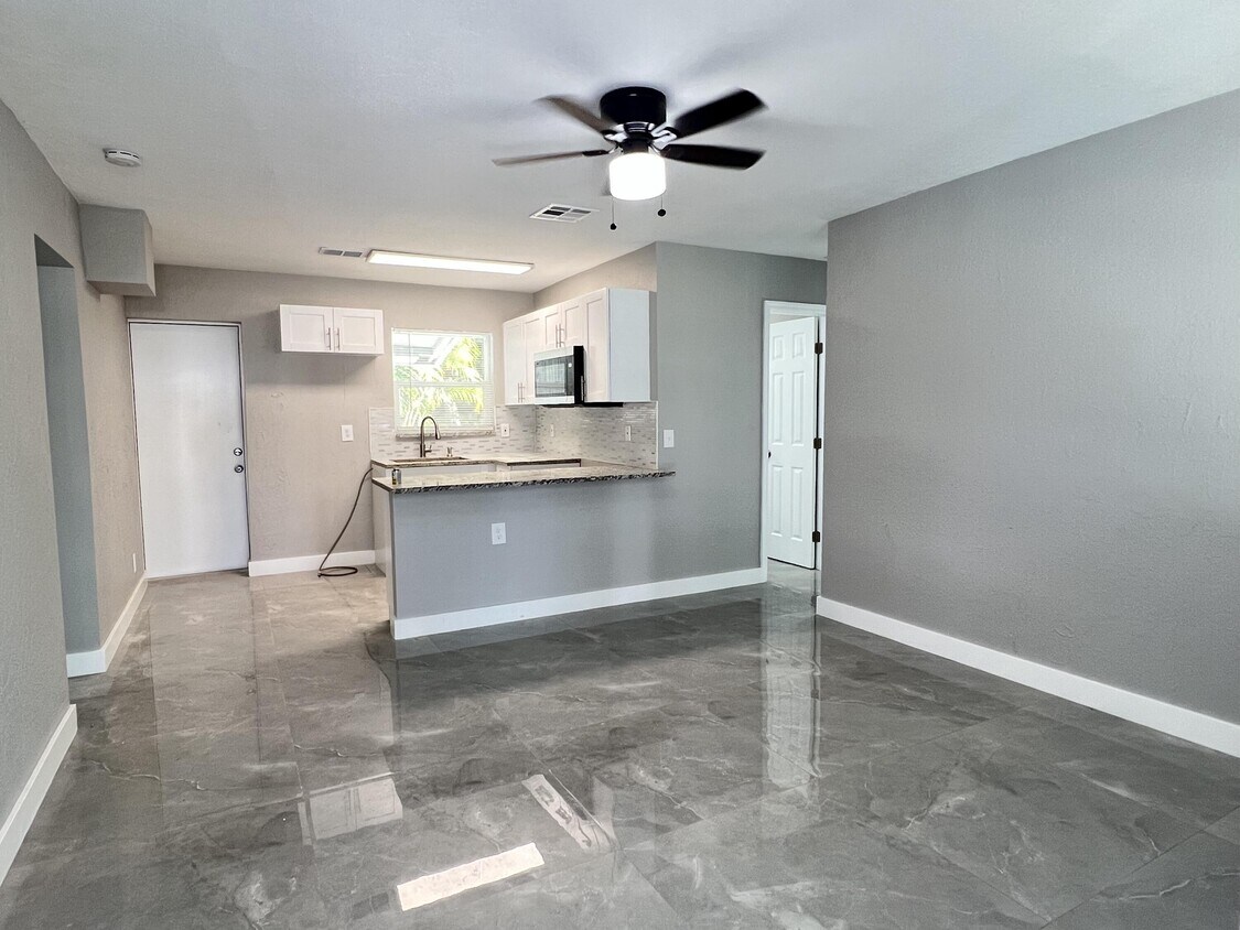 Foto principal - 3380 E Atlantic Dr