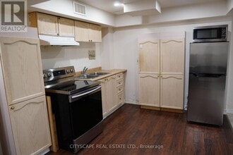 Building Photo - 128 Braebrook Dr