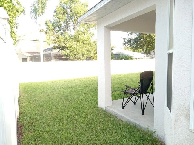 Building Photo - 727 Straw Lake Dr