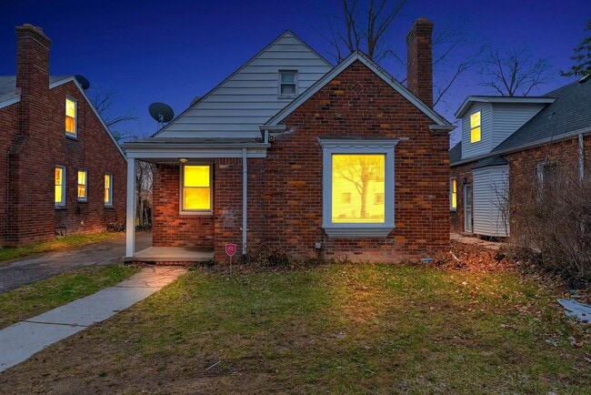 Building Photo - 5595 Cadieux Rd