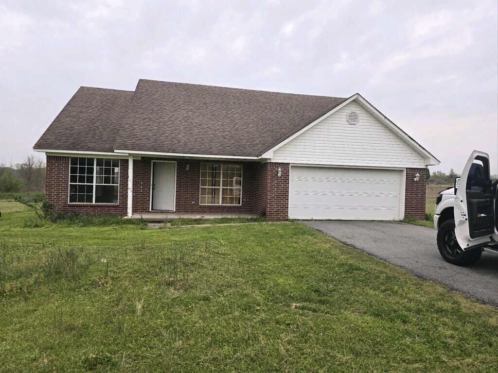 Primary Photo - 71 Arrowhead Rd