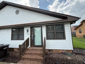 Building Photo - 106 Sunningdale Ct