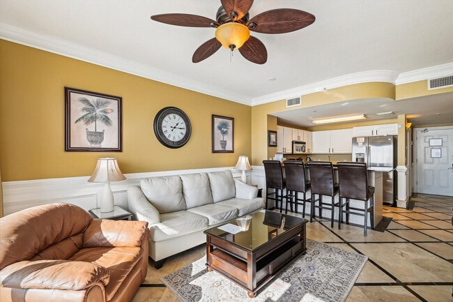 Foto del edificio - 15900 Front Beach Rd