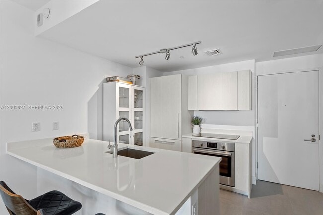 Foto del edificio - 501 NE 31st St
