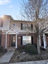 Building Photo - 142 Oak Valley Cir