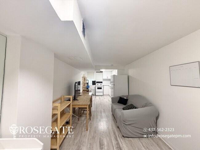 Photo du bâtiment - Cozy All-Inclusive Studio Basement Apartment with Central Air – Pickering