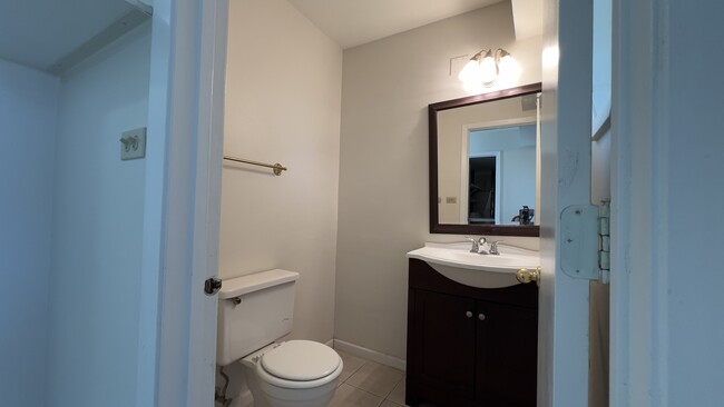 Building Photo - 385 Grissom Ct