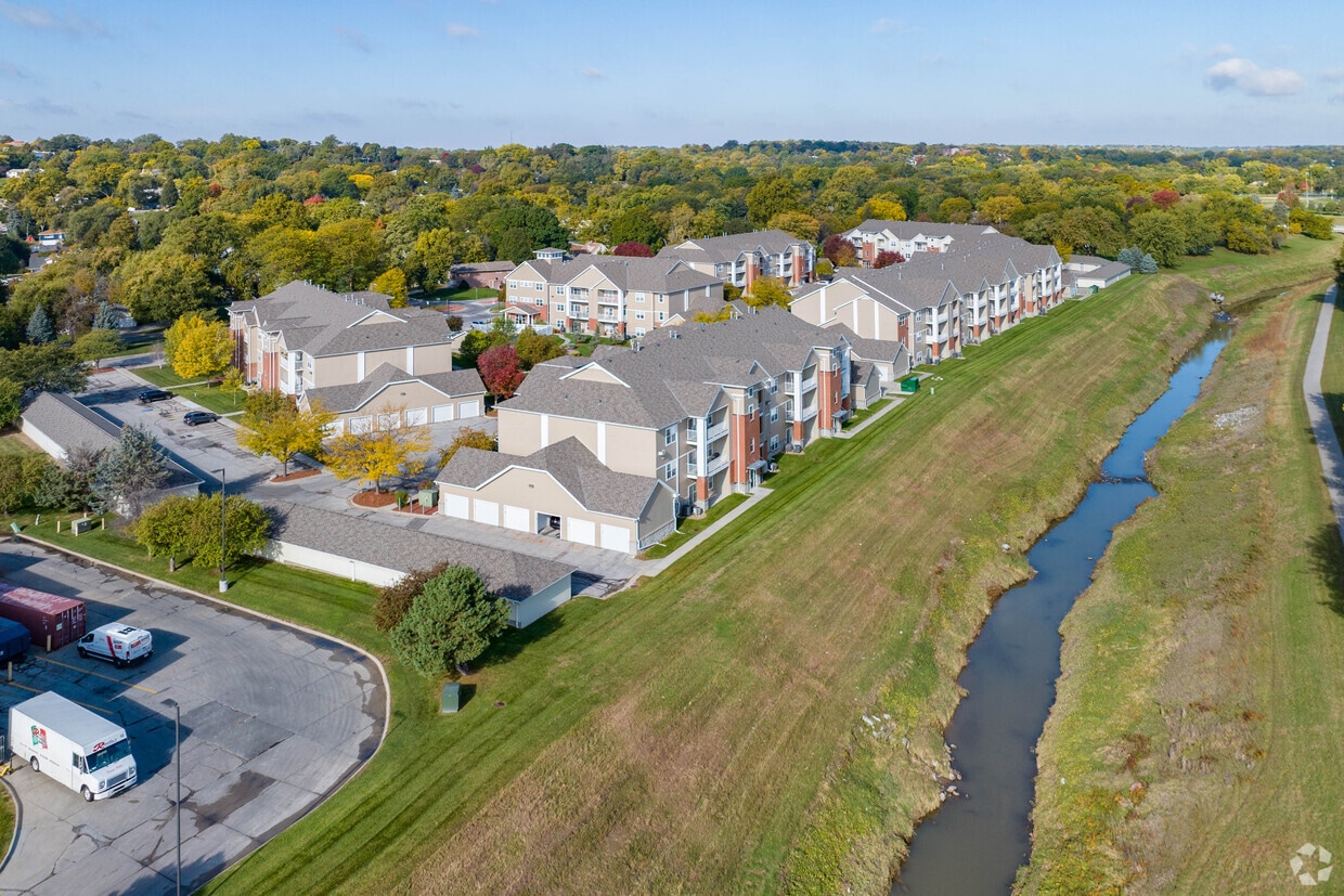 Creek View - Peony Village Apartments
