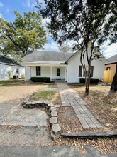 Building Photo - 1914 Ross Ave