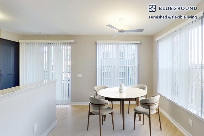 Foto del edificio - 1257 Lakeside Dr