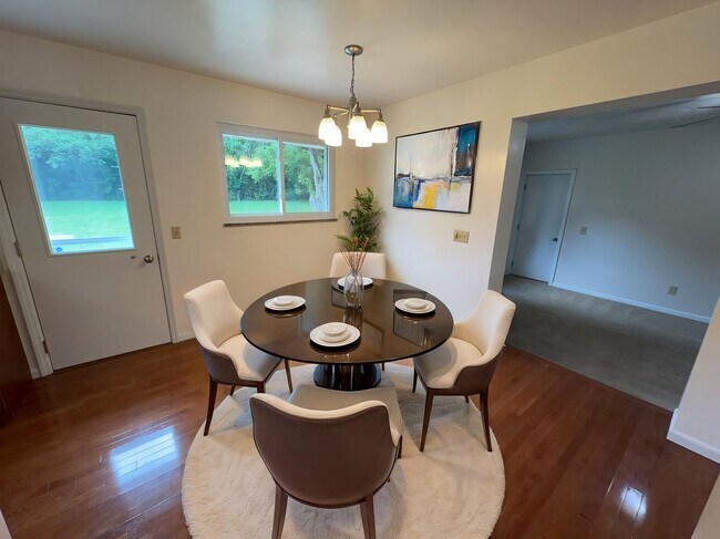 Foto del edificio - 8221 Sunburst Dr