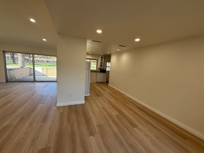 Foto del edificio - Updates Now Happening, in a beautiful El Dorado Model