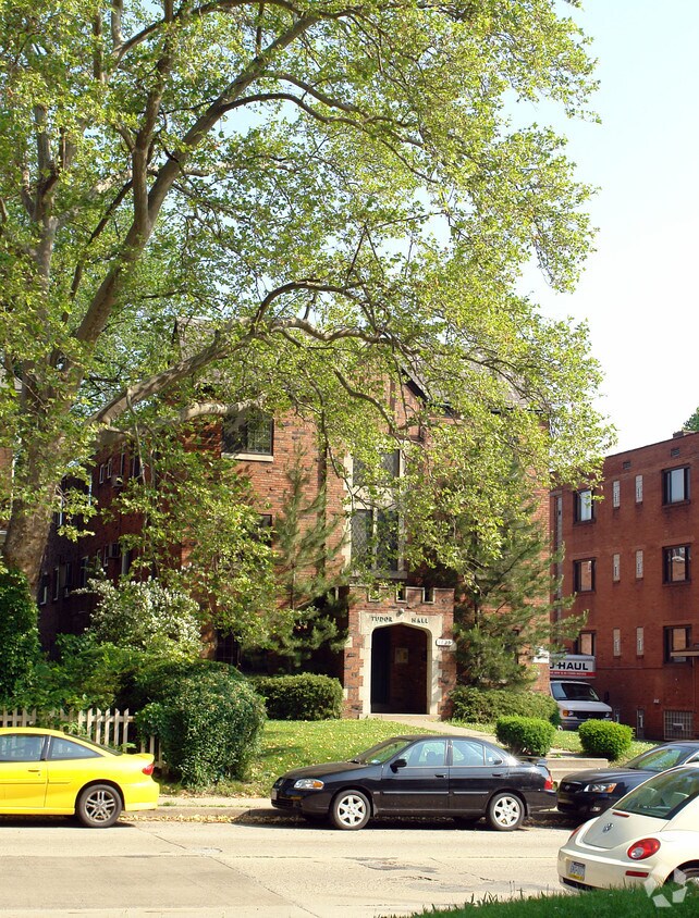 Foto del edificio - TUDOR HALL