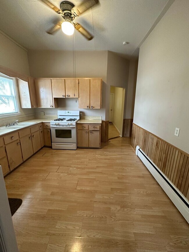 Foto del edificio - 304 14th Ave SW