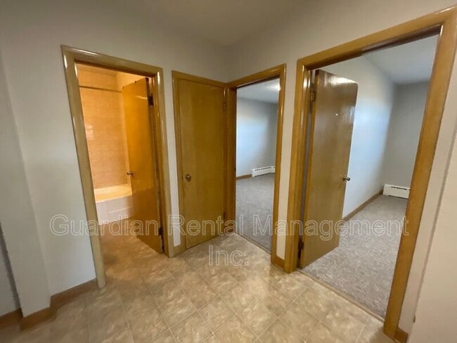 Photo du bâtiment - 2016 Walsh St E