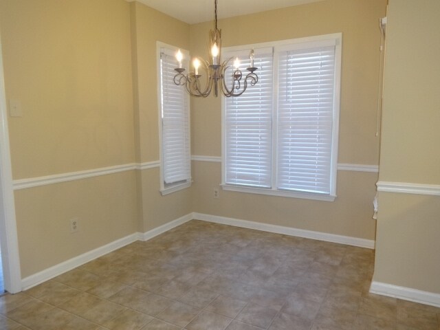 Building Photo - 1929 Autumndale Cv