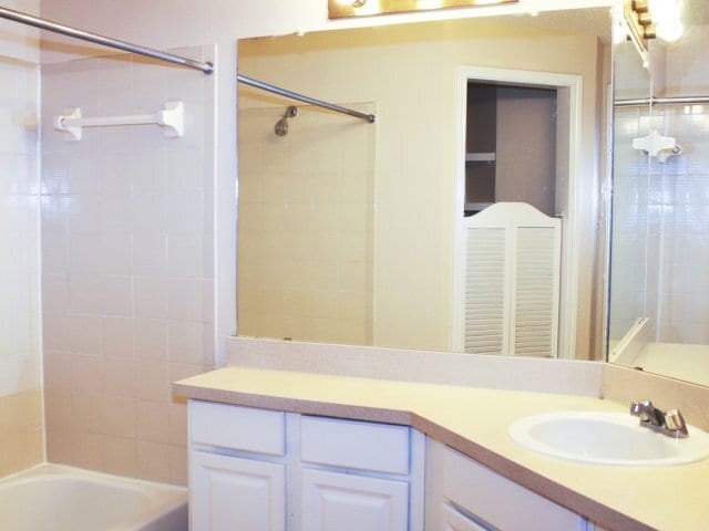 Foto del edificio - 1266 Taylor Draper Ln
