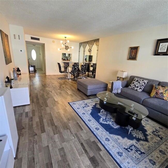 Building Photo - 2097 S Ocean Dr