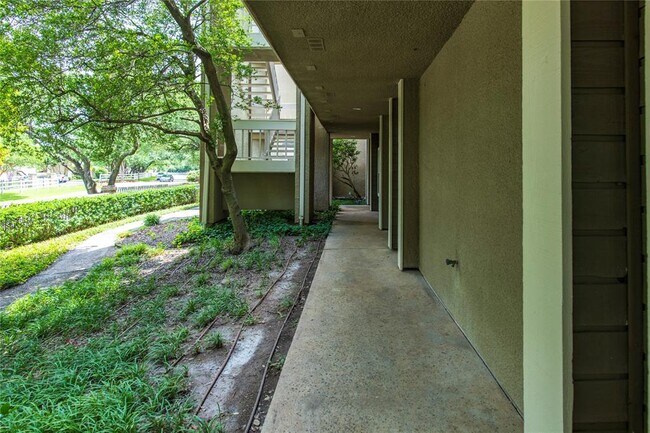Building Photo - 5310 Keller Springs Rd