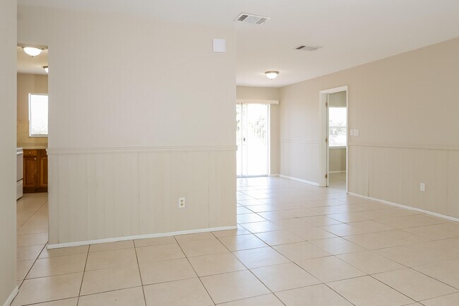 Foto del edificio - 226 SW Cherryhill Rd