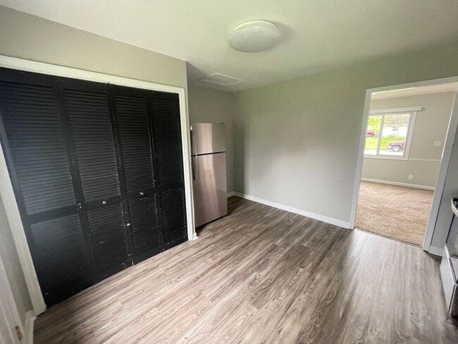 Building Photo - Three Bedroom Single Family Home Available...