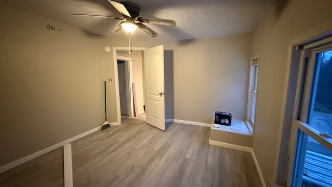 Building Photo - 235 E Main St