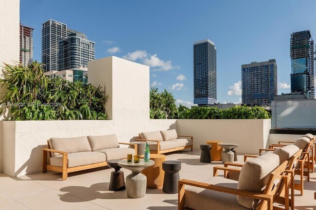 Foto del edificio - 225 N Miami Ave