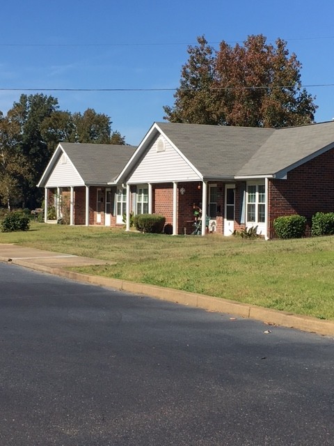 Primary Photo - Spring Forest Apartments