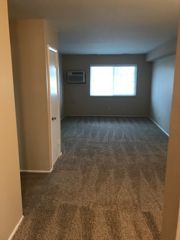 Foto del edificio - 386 N Main St