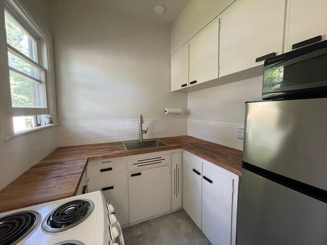 Foto del edificio - One Bedroom Apartment in Mattawan
