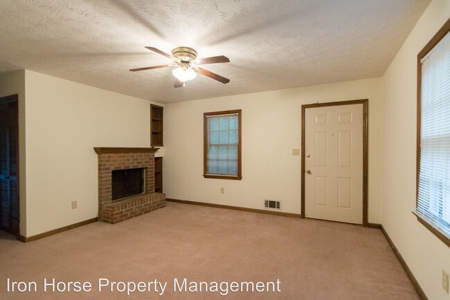 Building Photo - 140 Highland Park Dr